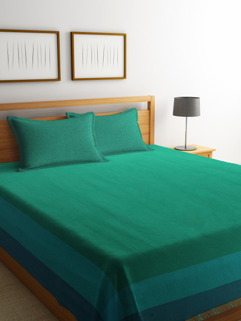 

NEUDIS Green & Blue Colourblocked Double Bed Cover With 2 Pillow Covers