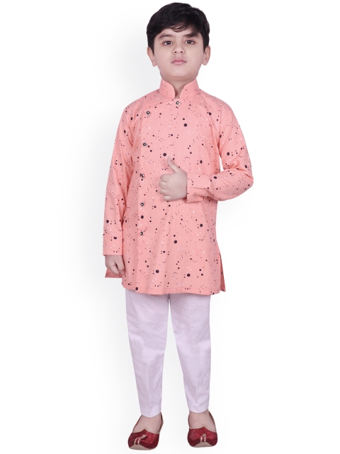 

SG YUVRAJ Boys Peach-Coloured & Off-White Printed Kurta with Trousers