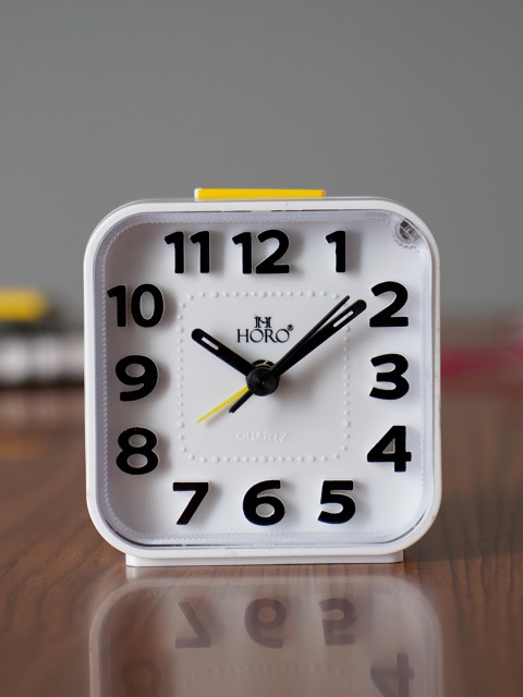 

Horo White Handcrafted Geometric Solid Analogue Table Clock