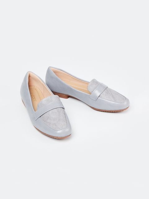 

CODE by Lifestyle Women Grey Textured Ballerinas