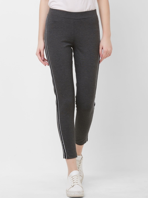 

109F Women Grey Melange Solid Crop Treggings