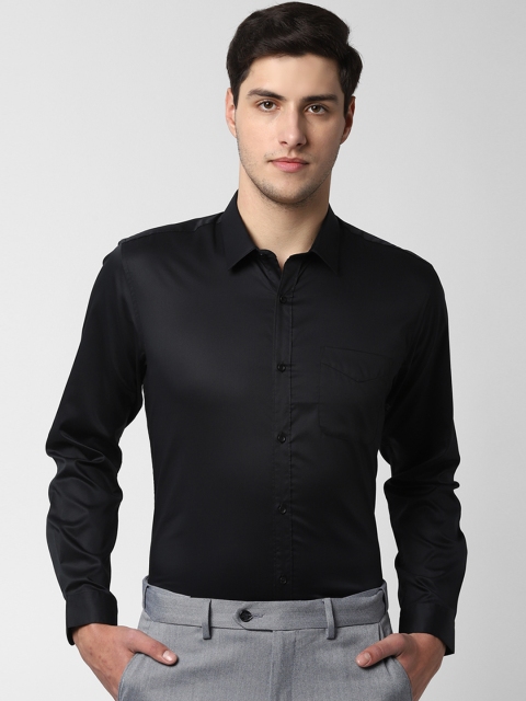 

Peter England Men Black Regular Fit Solid Formal Shirt