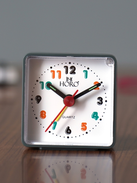 Horo White Handcrafted Geometric Solid Analogue Table Clock