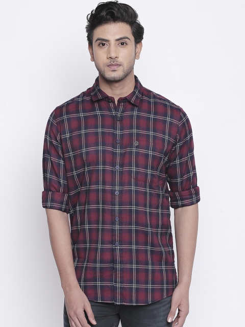

Integriti Men Red & Navy Blue Slim Fit Checked Casual Shirt
