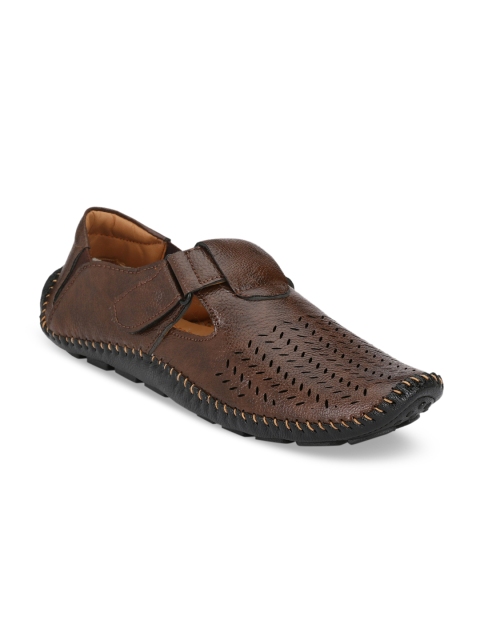

Fentacia Men Brown Fisherman Sandals