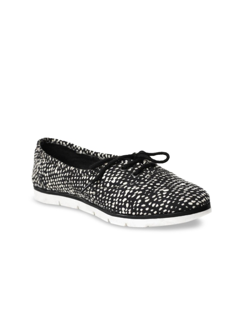 

Burloe Women Black Sneakers