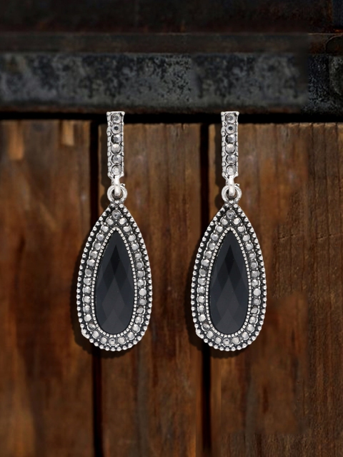 

Sia Art Jewellery Silver-Plated & Black Teardrop Shaped Drop Earrings