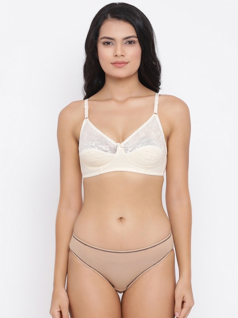 

Clovia Women Beige & Nude-Coloured Solid Lingerie Set COMBBP85732B