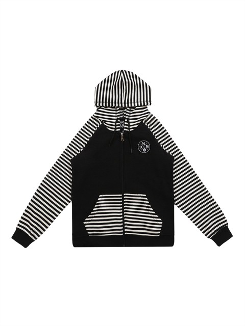 

Lil Tomatoes Boys Black & White Printed Hooded Sweatshirt