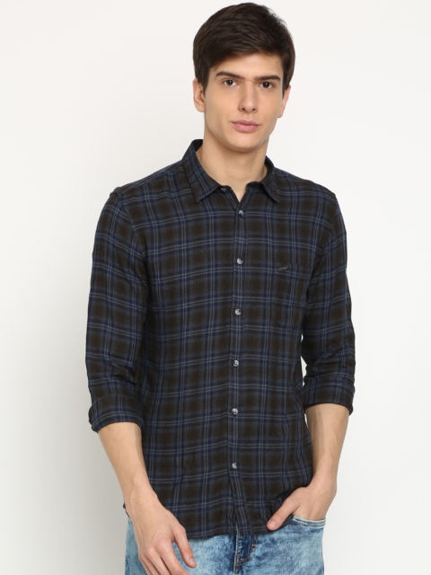 

Crocodile Men Brown & Navy Blue Slim Fit Checked Casual Shirt