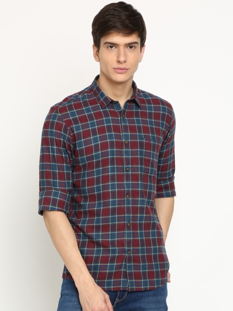 Crocodile Men Maroon & Blue Slim Fit Checked Casual Shirt