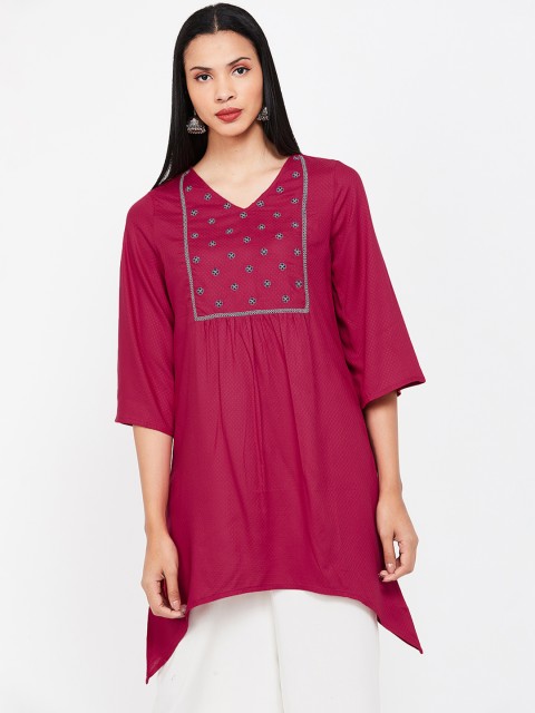 

Colour Me by Melange Women Magenta Embroidered Straight Kurta