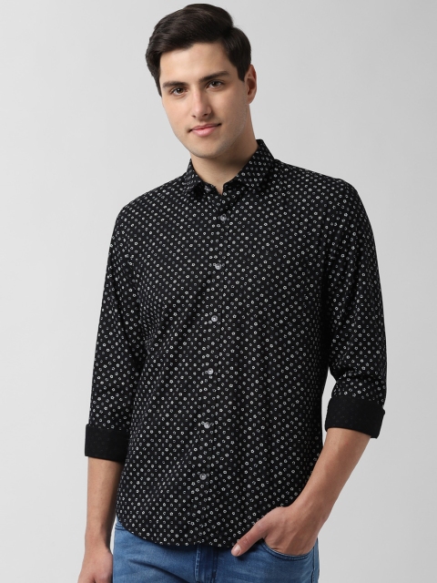 

Peter England Casuals Men Black & White Slim Fit Printed Casual Shirt