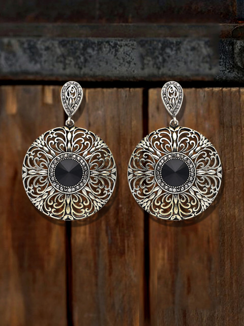 

Sia Art Jewellery Silver-Plated & Black Circular Drop Earrings