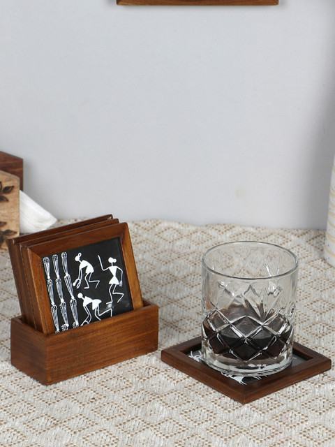 

VarEesha Set of 4 Black & White Printed Hand-made Teak Wood Coasters With Holder, Brown