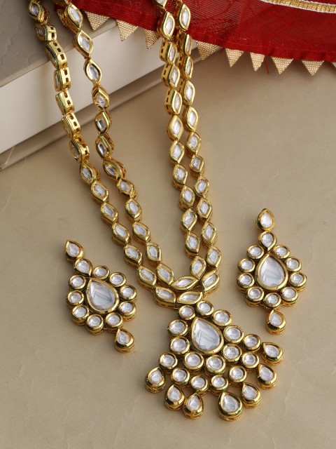 

Tistabene Gold-Plated White Kundan Studded Jewellery Set