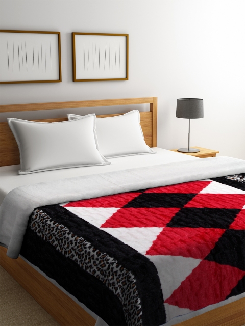 

KLOTTHE Red & Black Geometric AC Room 450 GSM Double Bed Comforter