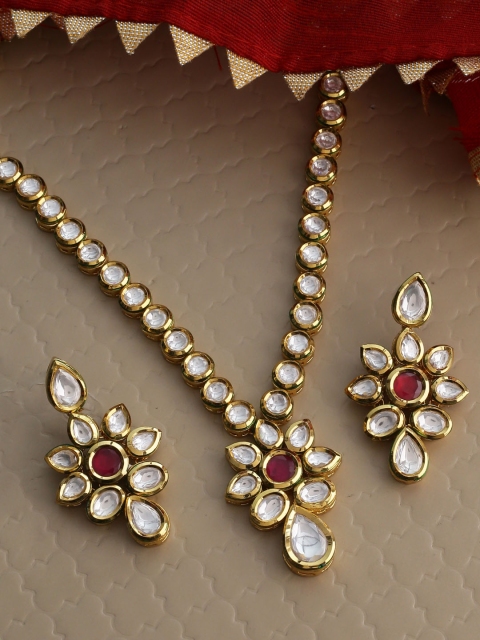 

Tistabene Women Gold-Plated Kundan & Red Stone-Studded Floral Jewellery Set