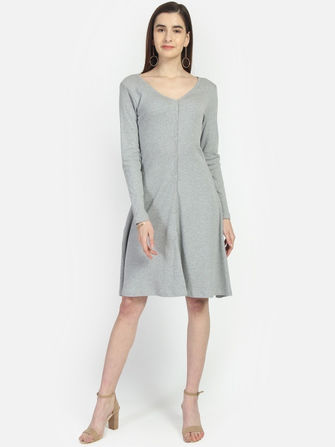 

Yaadleen Women Grey Solid Fit and Flare Dress