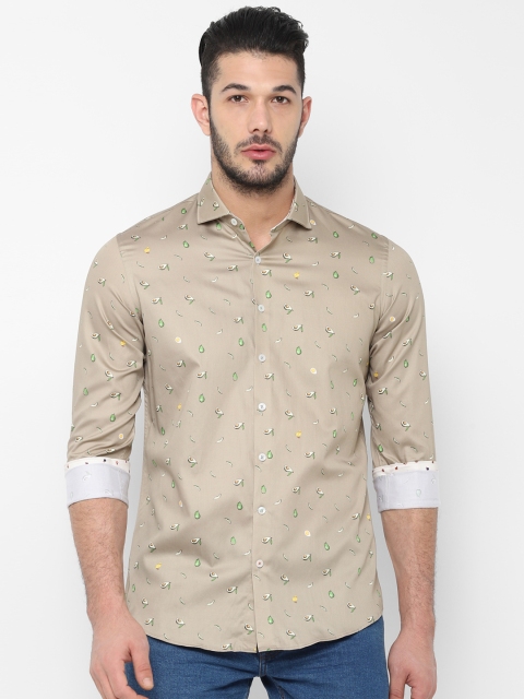 

SIMON CARTER LONDON Men Beige & Green Regular Fit Printed Casual Shirt