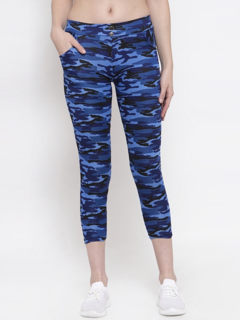

TAG 7 Women Blue Printed Slim Fit Capris