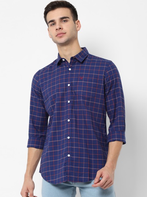 

Solly Jeans Co. Men Blue & Red Regular Fit Checked Casual Shirt