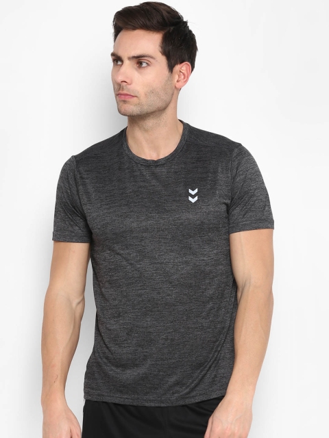 

hummel Men Black Solid Round Neck T-shirt