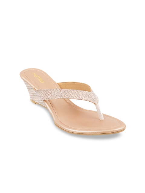

Metro Women Gold-Toned Textured Wedges