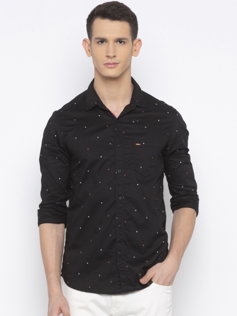 

SPYKAR Men Black & White Slim Fit Printed Casual Shirt