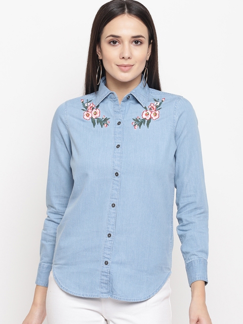 

Aeropostale Women Blue & Red Regular Fit Printed Casual Shirt