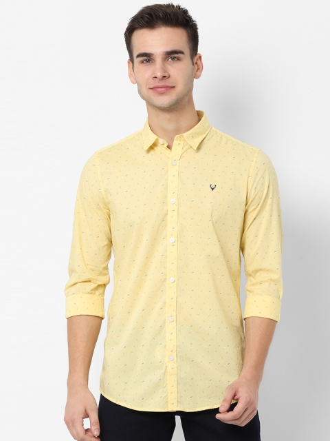 Solly Jeans Co. Men Yellow Regular Fit Printed Casual Shirt