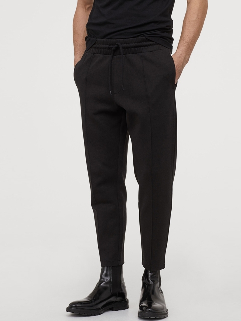 

H&M Men Black Cropped Sweatpants Regular Fit