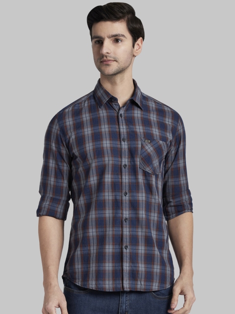 

Parx Men Blue & Grey Slim Fit Checked Casual Shirt
