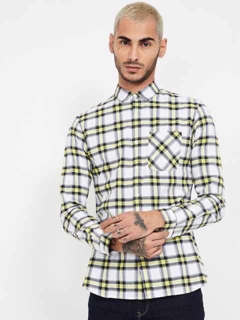 

UCLA Men White & Black Slim Fit Checked Casual Shirt