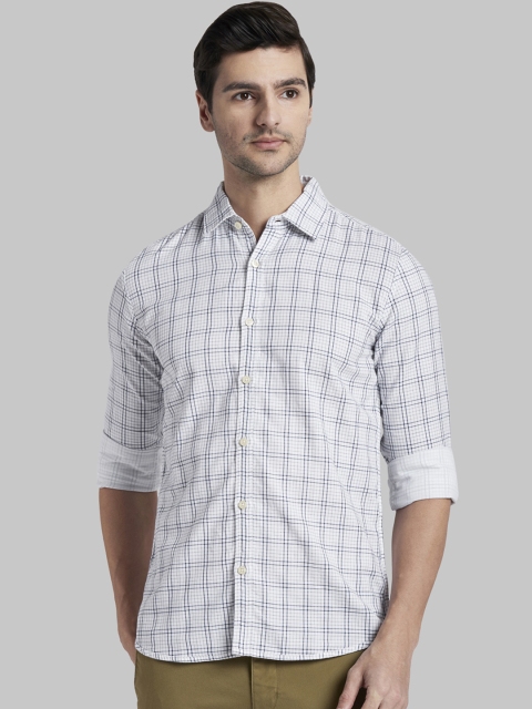 

Parx Men White & Navy Blue Slim Fit Checked Casual Shirt