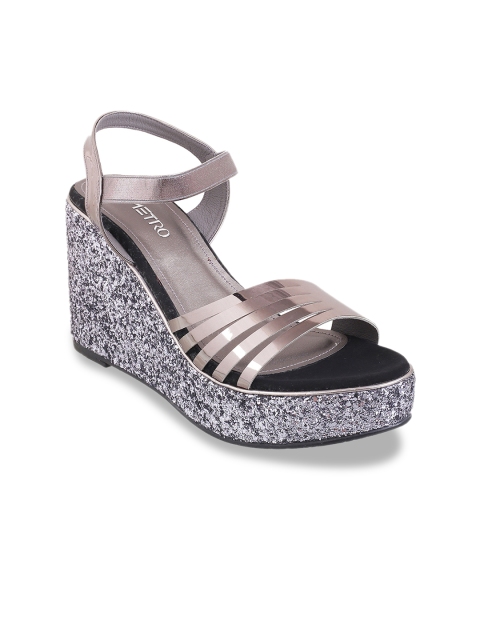 

Metro Women Gunmetal-Toned Solid Sandals, Metallic