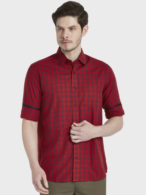 

ColorPlus Men Red & Navy Blue Tailored Fit Checked Casual Shirt