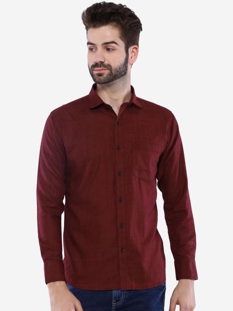 

Duke Men Maroon Regular Fit Solid Casual Shirt