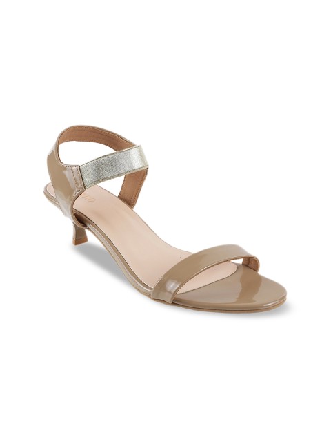 

Metro Women Beige & Silver-Toned Colourblocked Heels