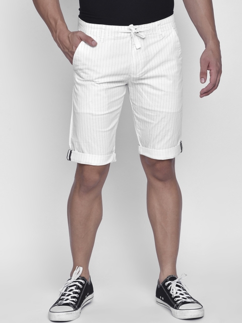 

beevee Men White Striped Regular Shorts