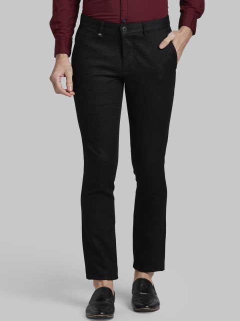 

Parx Men Black Tapered Fit Checked Regular Trousers
