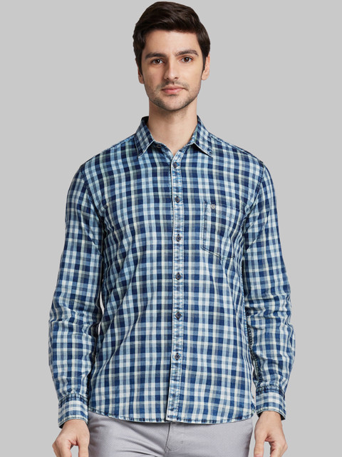 

Parx Men Navy Blue & Off-White Slim Fit Checked Casual Shirt