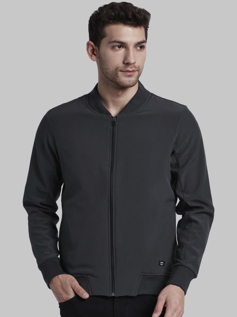 

Parx Men Grey Solid Sweatshirt