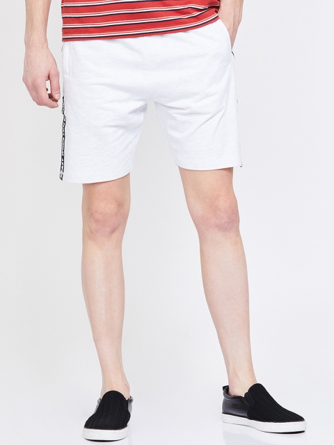 

Bossini Men White Solid Regular Fit Regular Shorts