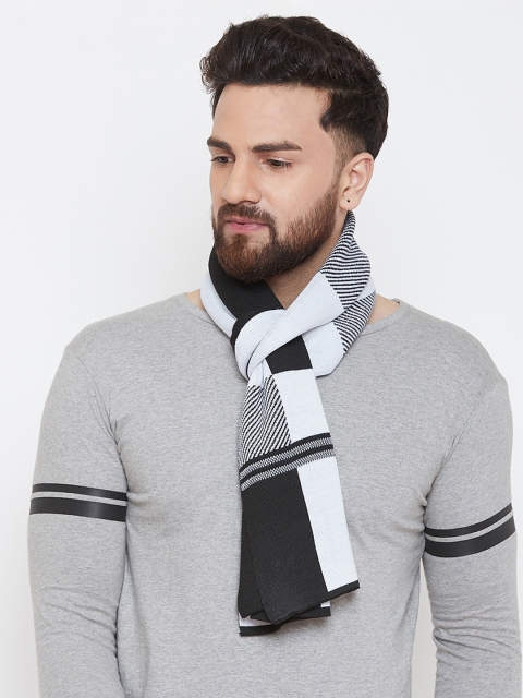 

Alvaro Castagnino Men White & Black Checked Knitted Muffler