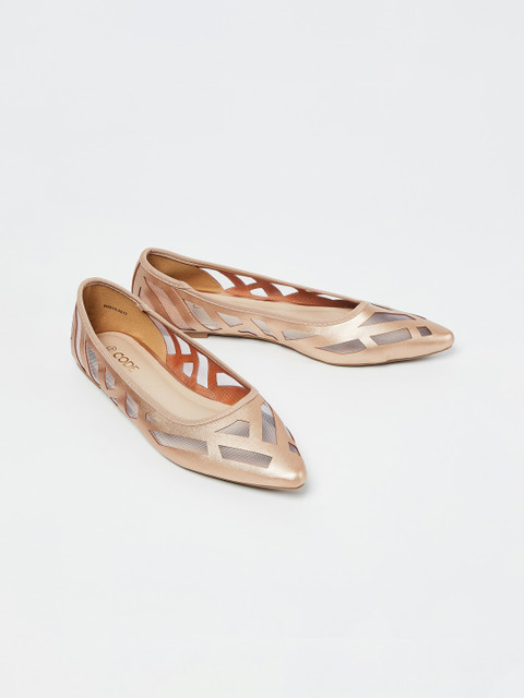 

CODE by Lifestyle Women Gold-Toned Textured Ballerinas
