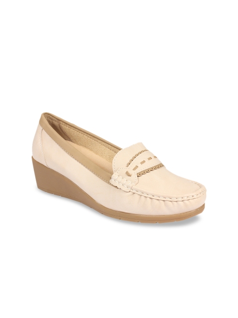 

Flat n Heels Women Beige Loafers