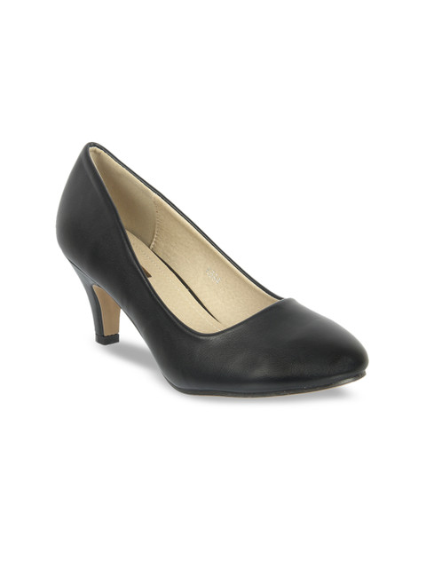 

Flat n Heels Women Black Solid Pumps