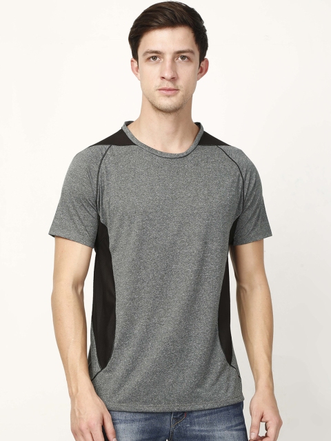 

Le Bison Men Charcoal Colourblocked Round Neck T-shirt