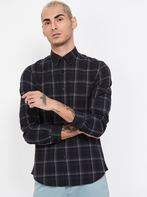 

CODE by Lifestyle Men Black & White Slim Fit Checked Casual Shirt